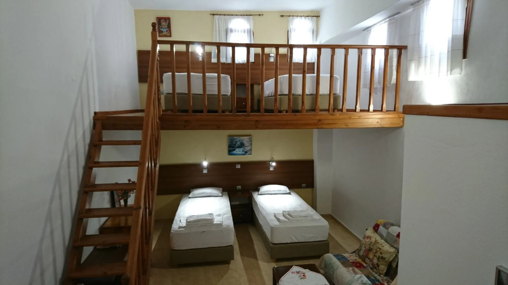 Eleni Rooms