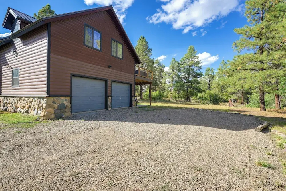 Spacious & Quiet Pagosa Springs Cabin w/ Deck!