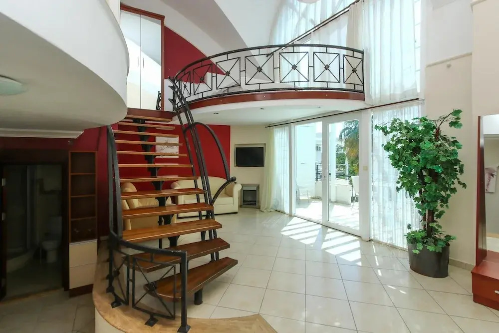 Seahorse Deluxe Hotel