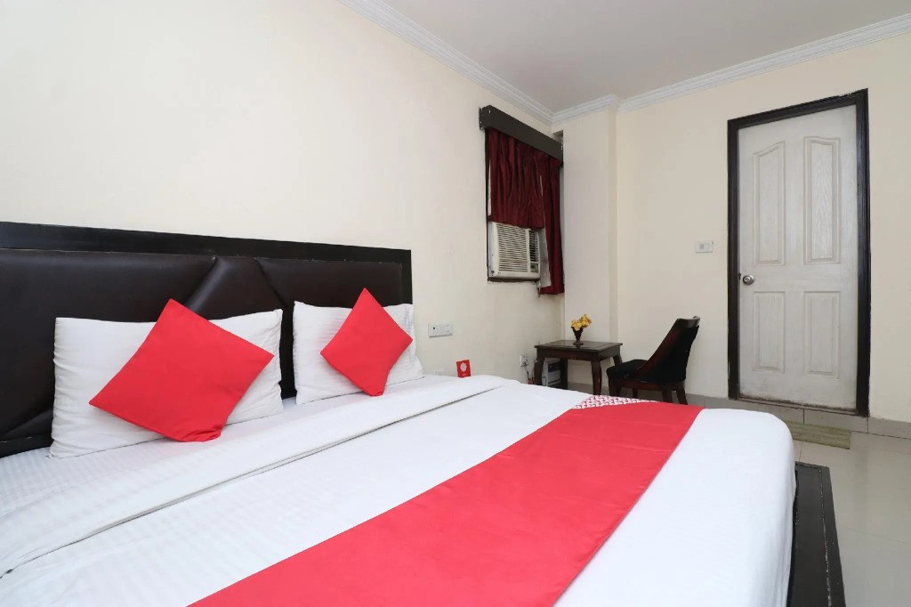 OYO 27812 Hotel Shobha Residency