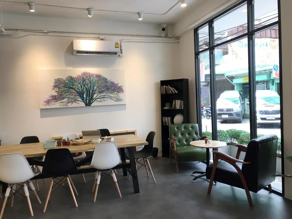 Folk Poshtel Asok