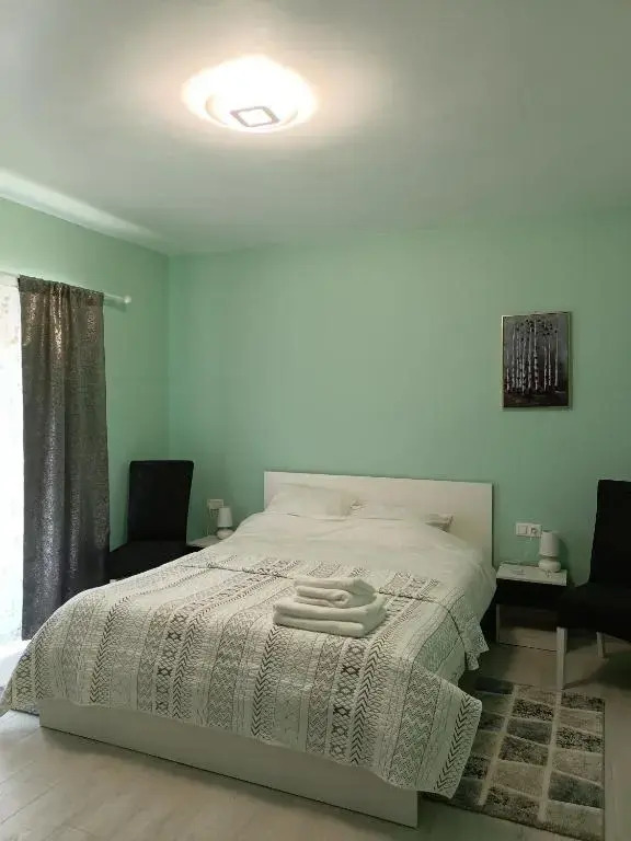 Apartament încântător cu terasa și cada cu jeturi!