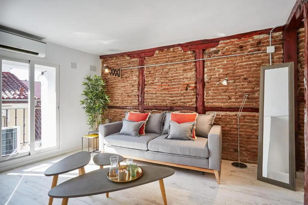 LEEWAYS LOFT in PELAYO