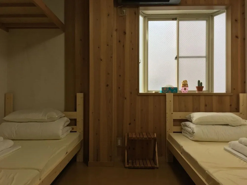 Ts Guest House - Hostel