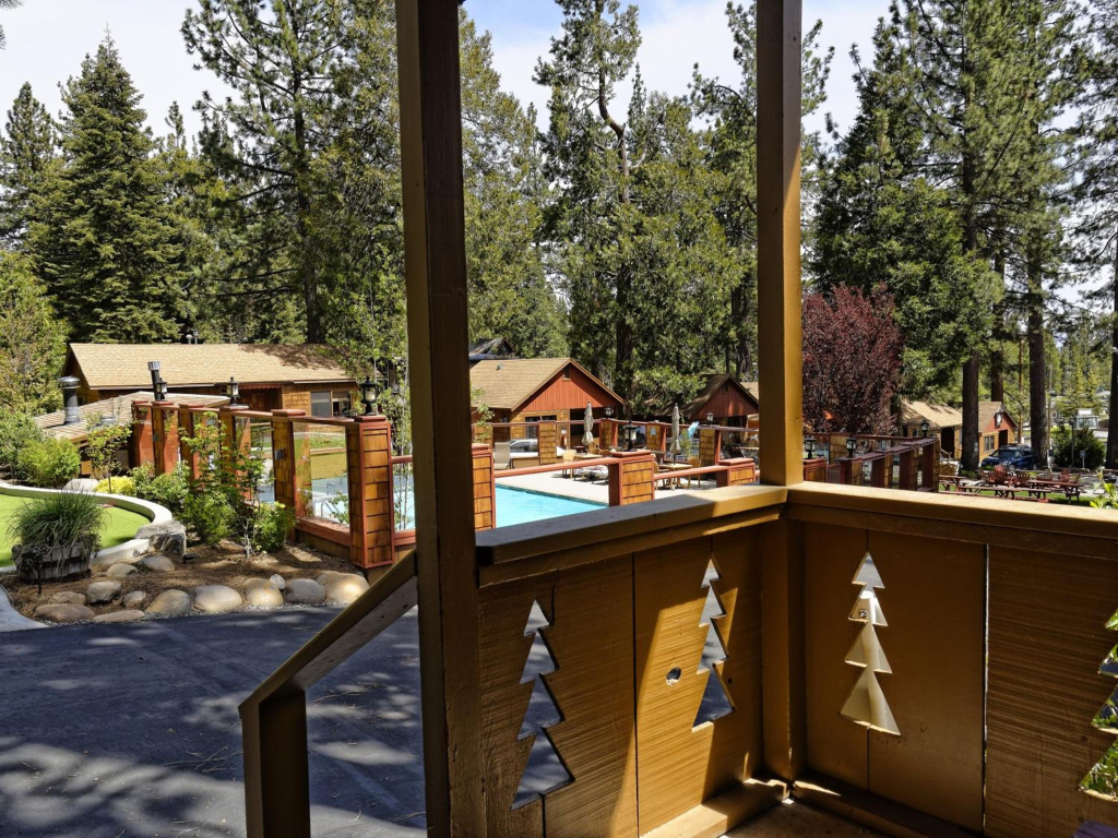 Cedar Glen Lodge