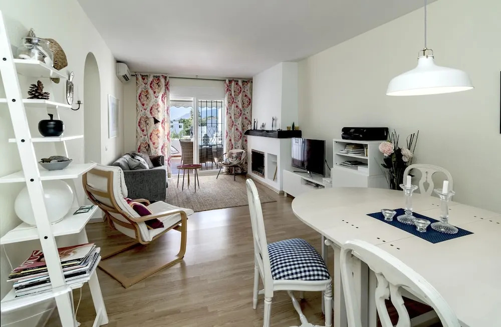 AGC26 - Lovely apart walking distance to Port