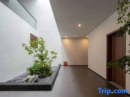 Shangri La Meets·Never Late, Silvery Moonlight | Slow City Oxygen Supply Designer Homestay