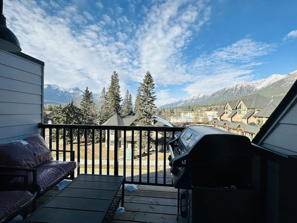 Skyline-Townhouse Combo-AC-Pool-Hot Tub