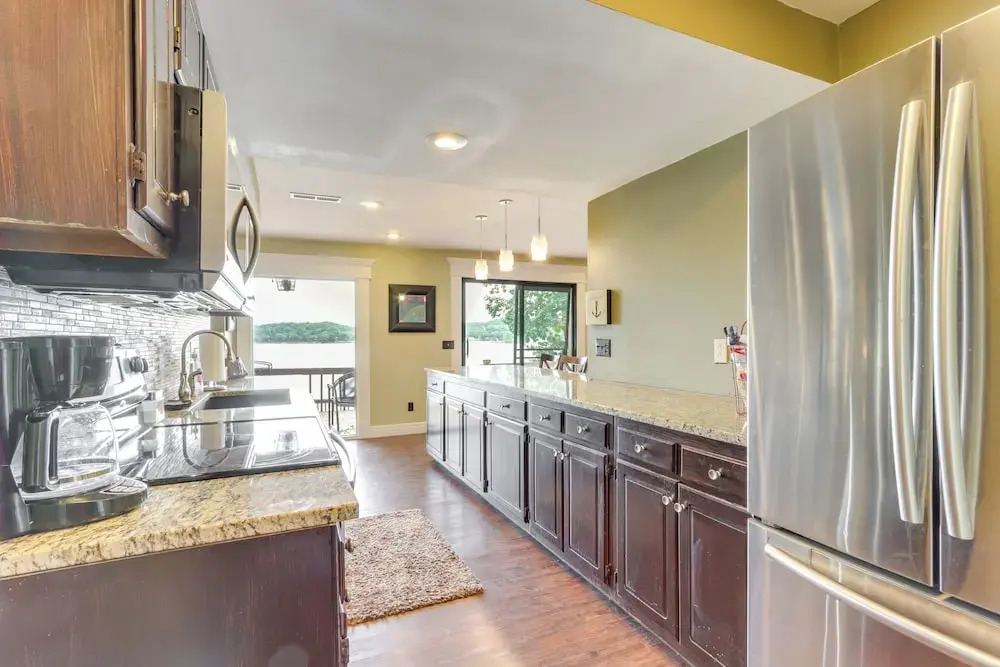 Deck & Boat Dock: Lakefront Getaway in Camdenton