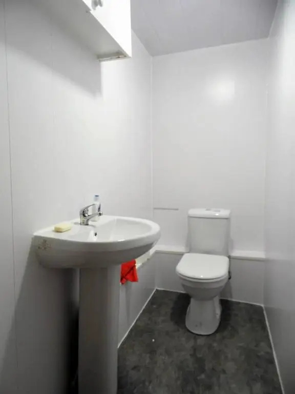 4 Bed Apartment, Paisley - Near GLA Airport