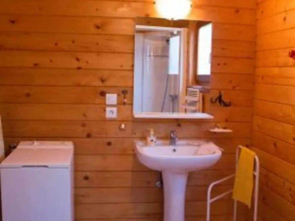 Chalet confortable avec cheminée à Taintrux - FR-1-589-222