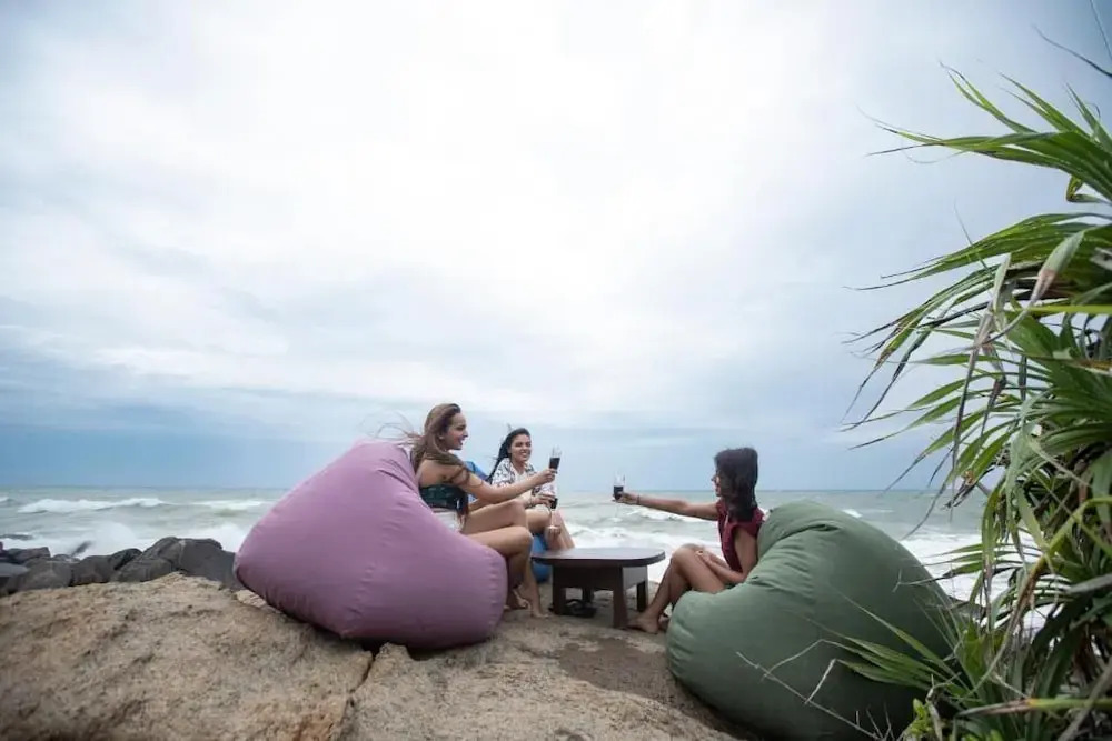 Villa Thuya - 3 Bedroom Oceanfront Villa with Pool