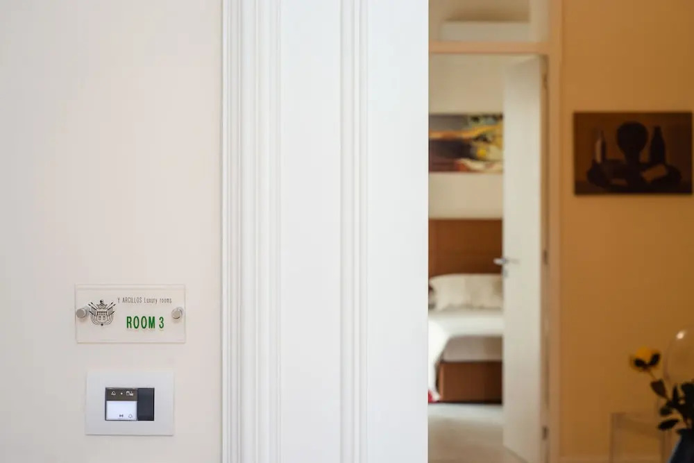 Y Arcillos Luxury Rooms CIN ITO75O35B4OOO468O2