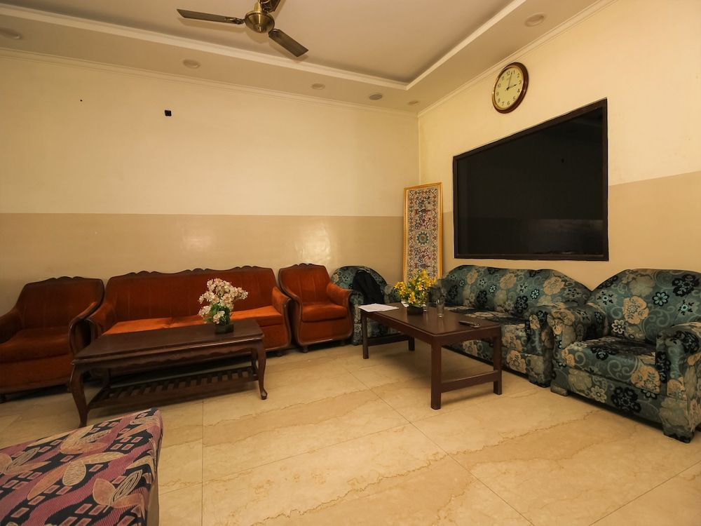 OYO 26596 Hotel Ambika