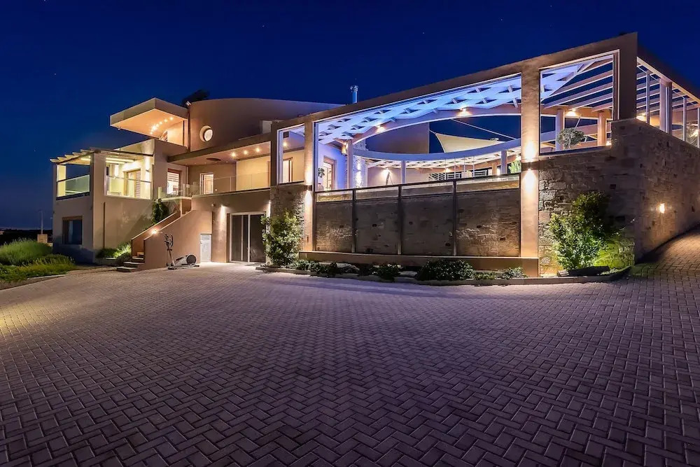 Luxurious Villa With Amazing Views Infinity Heated Pool Hamam Billiard Childrens Area