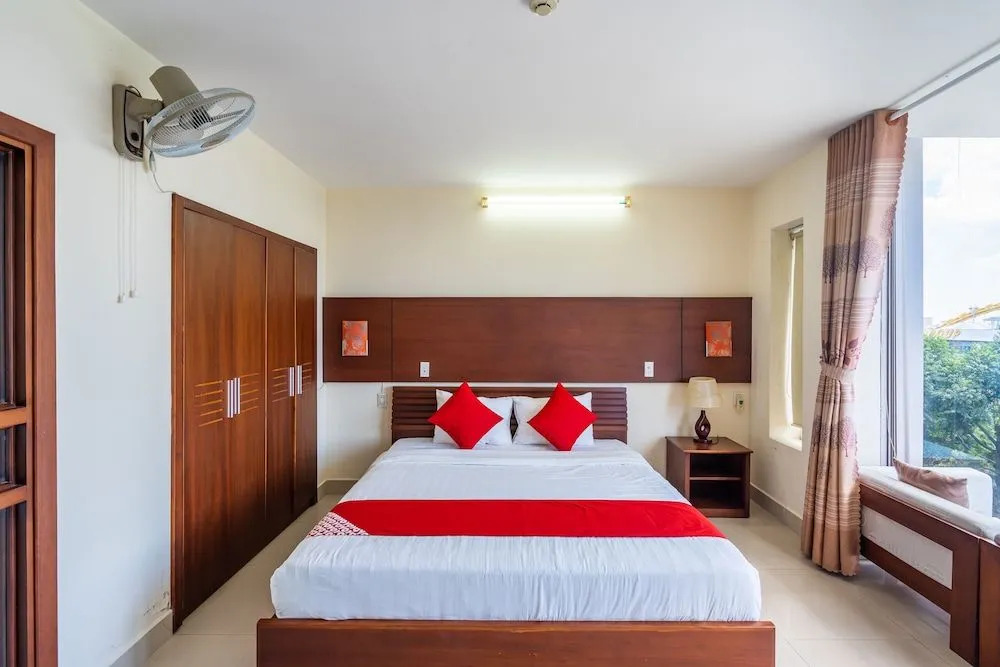 OYO 416 Giao Thông Hotel