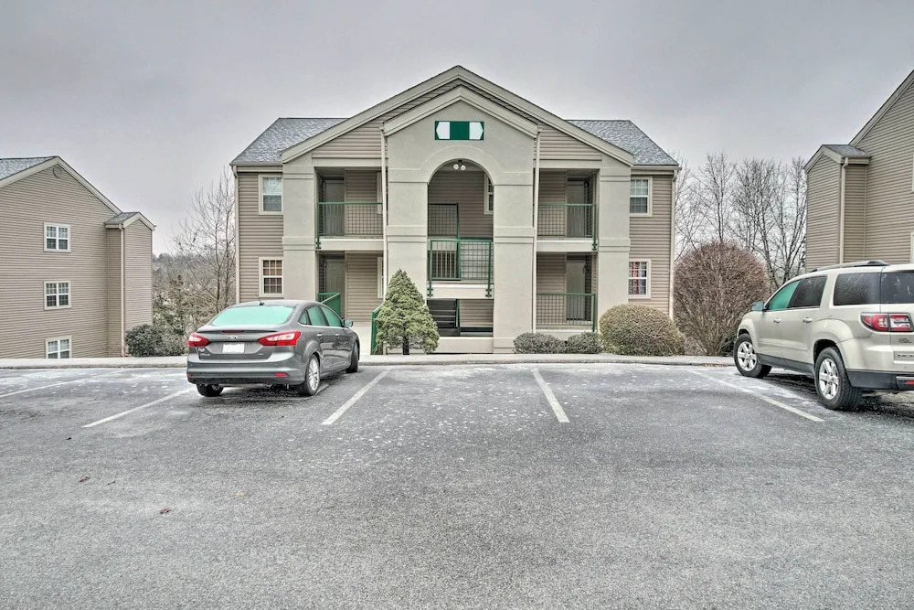 Vibrant Holiday Hills Resort Condo w/ Balcony