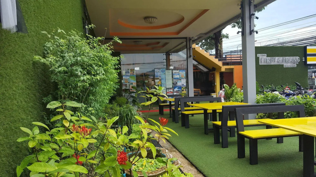 First and Frang Hotel - Koh Phangan