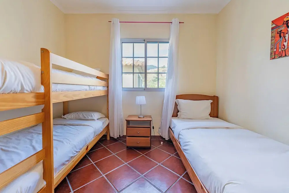 Simões Apartment by HR Madeira