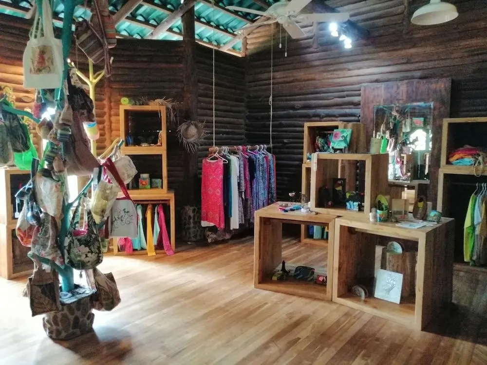Cinco Ceibas Reserve & Park