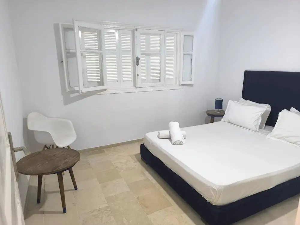 Stylish villa avec parking et piscine