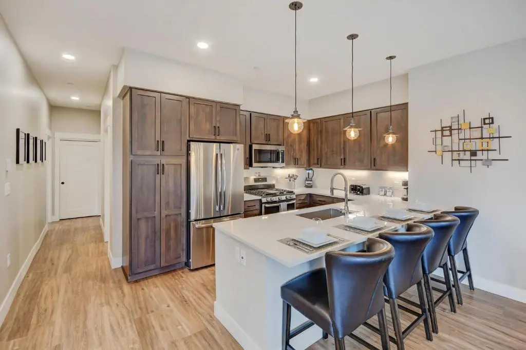 New Luxury Loft #103 Near Resort Huge Hot Tub & Views - FREE Activities & Equipment Rentals Daily