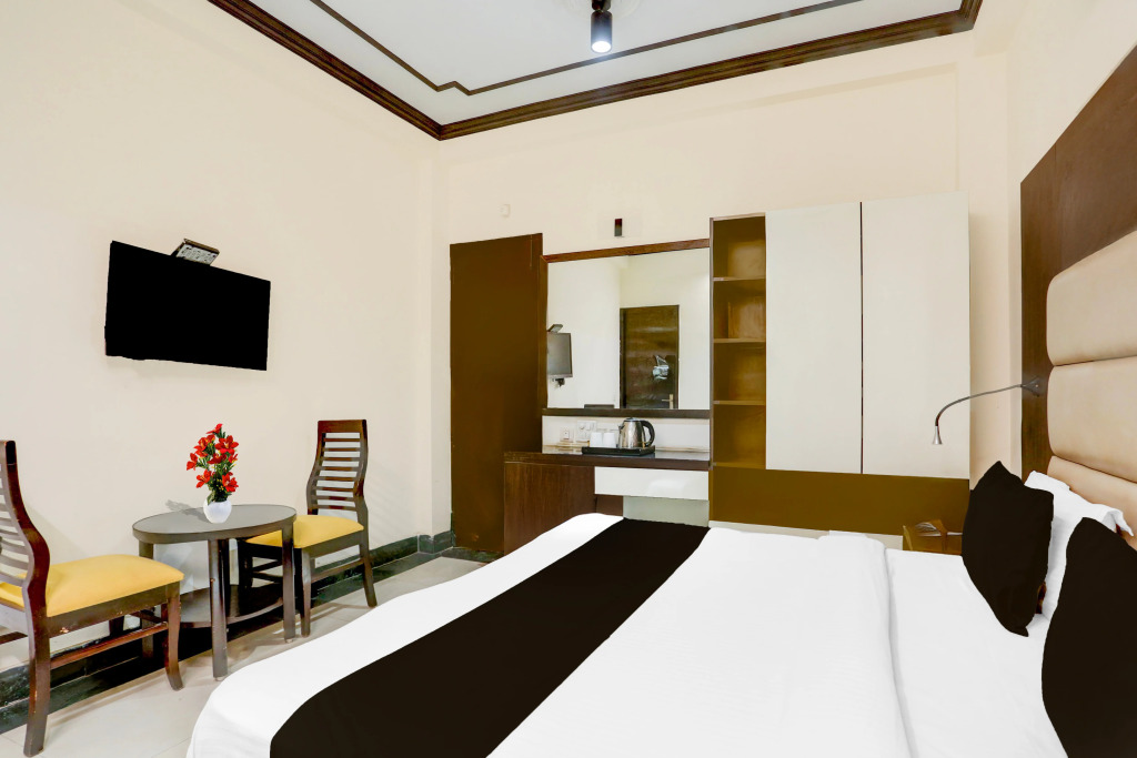Super Townhouse Sushant Lok Phase 1 Formerly Hotel Neven