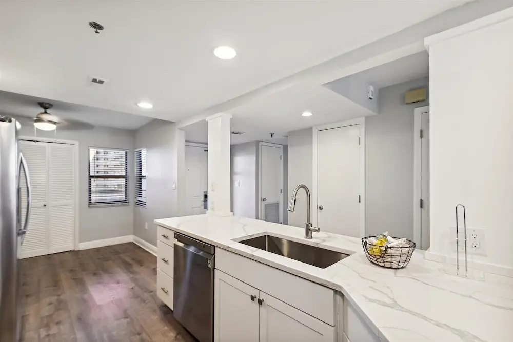 Inlet Reef 210 2 Bedroom Condo by RedAwning