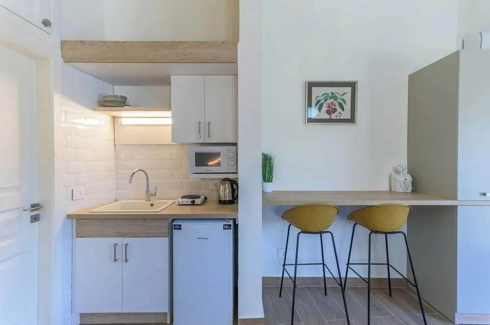 Quattro - Deluxe Studios & Rooftop in Batroun