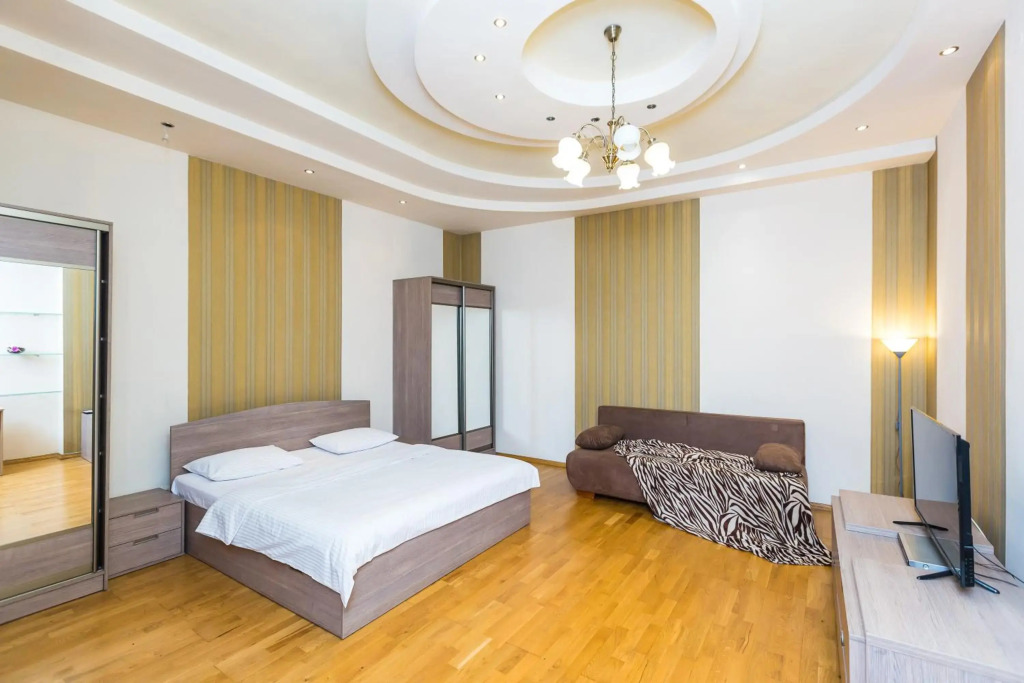 Куліша 15, апартаменти в центрі,ТЦ Форум,оперний