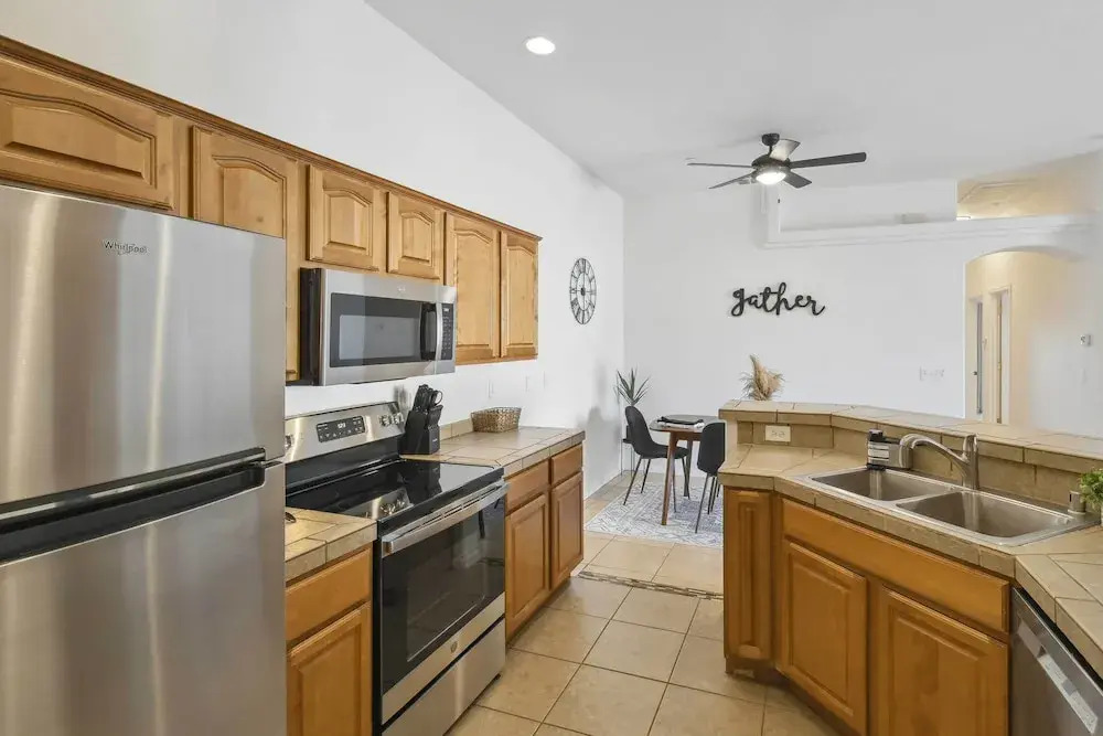 1 Mi to Lake: Airy Home w/ Patio in Lake Havasu!
