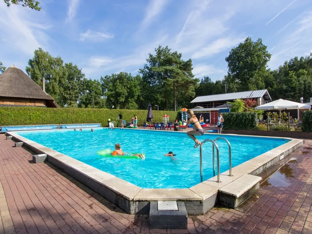 Comfortable Chalet Near Park De Veluwe