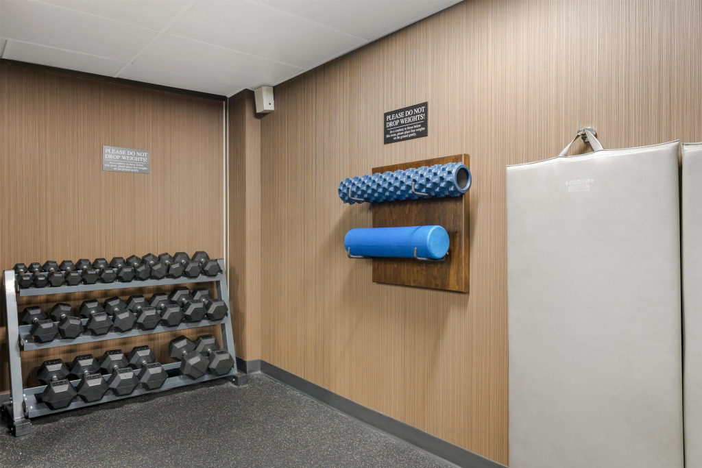 BEST WESTERN PLUS Carlton Plaza Hotel