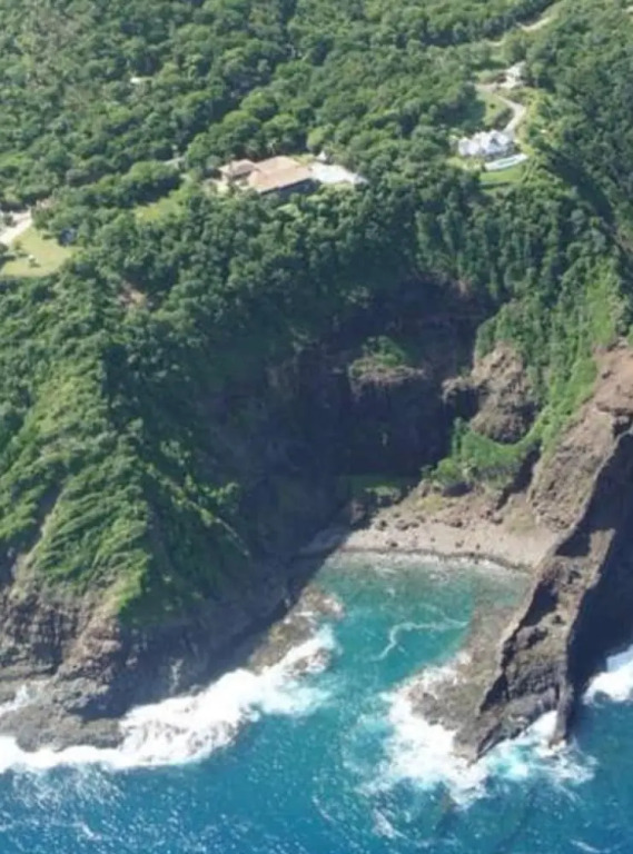 Cliff Top Château