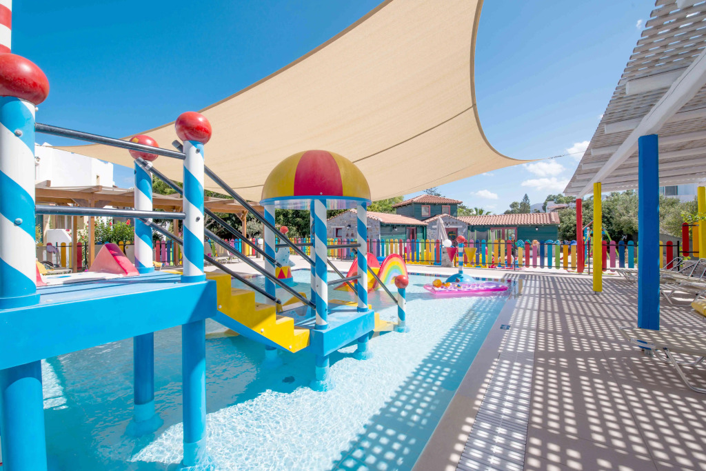 Отель Alexander Beach Hotel & Village Resort