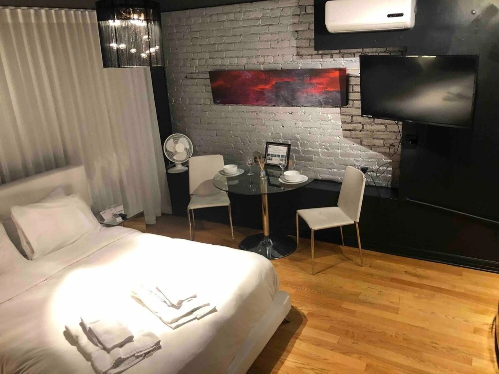 001 Drummond Floor 1 Downtown Montréal Ritz Area