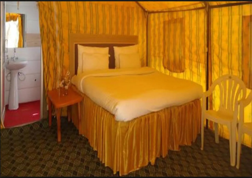 Royal Deluxe Camp