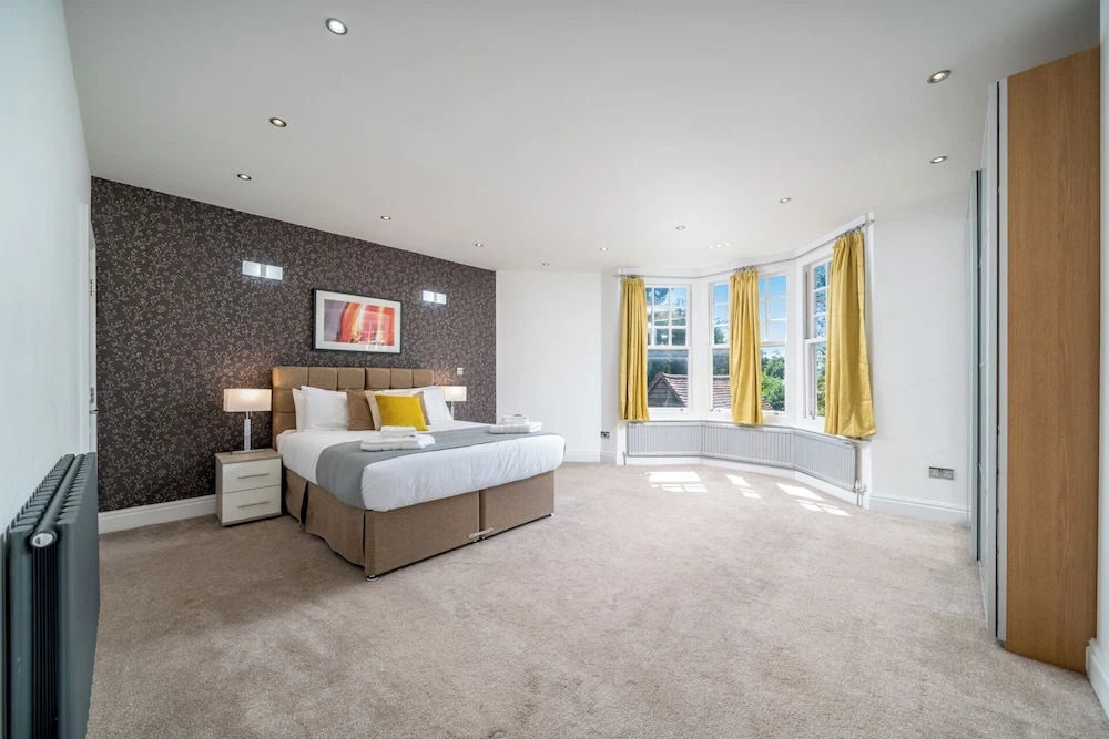 Madika Homes Luxe Apartment in Mill Hill