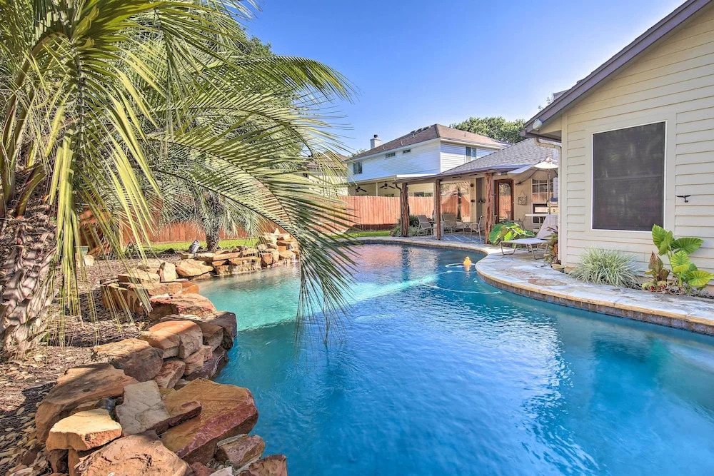 Peaceful San Antonio Oasis w/ Private Pool + Grill
