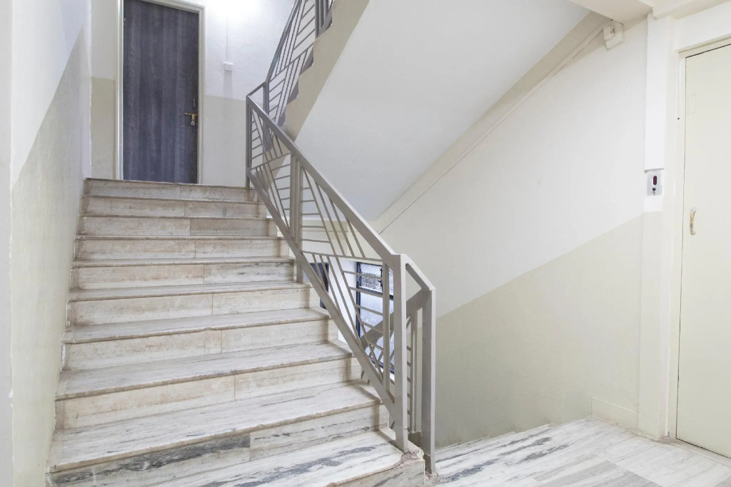 OYO Flagship 37831 Hotel Hem Executive
