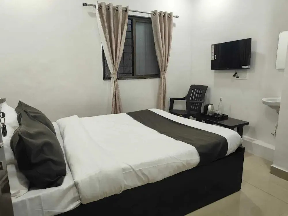 FabHotel Spark Inn