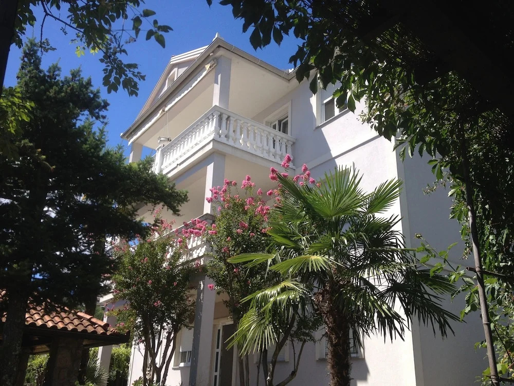 Apartments Bistrovic, Icici, Croatia