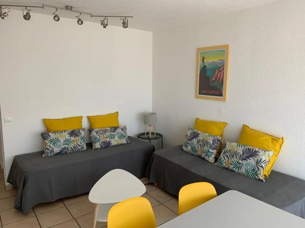 Appartement Saint-Raphaël, 1 pièce, 2 personnes - FR-1-466A-24
