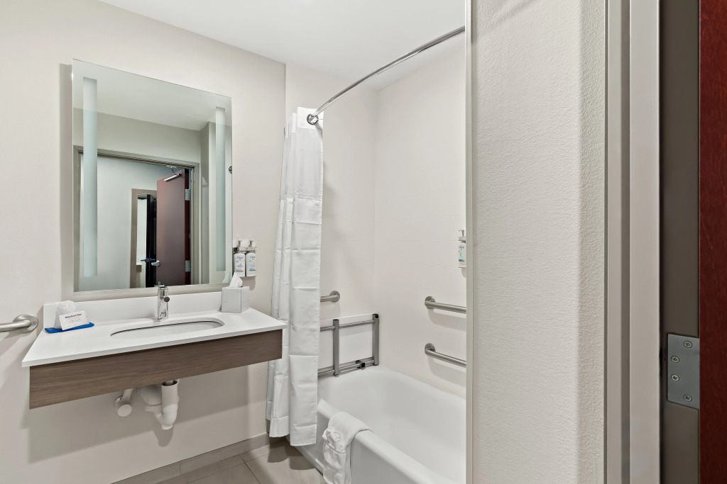 HOLIDAY INN EXP STES PERRY by IHG