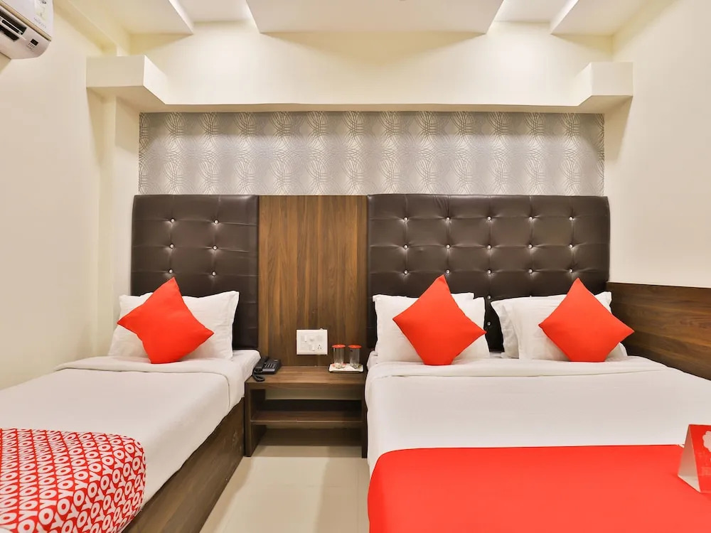 OYO 12654 Hotel Sunshine