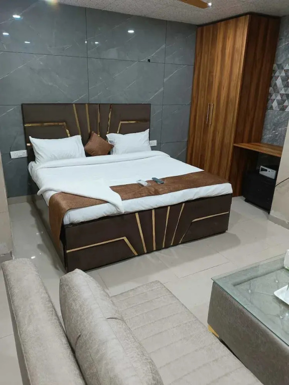Soooper Hotel