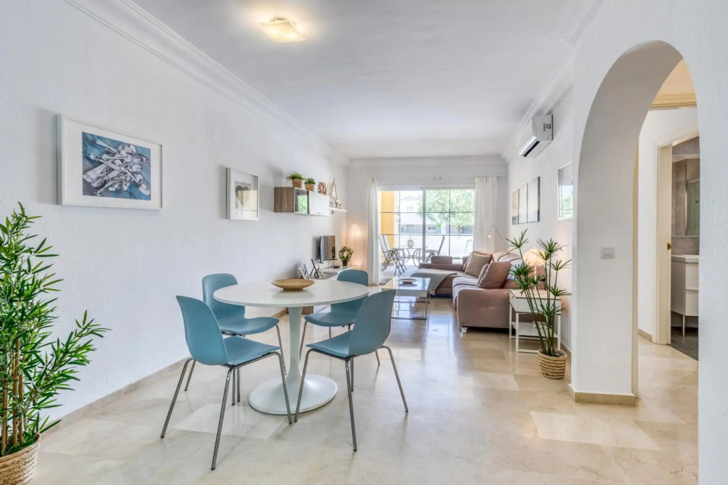 Marvellous Apartment with Great Terrace (PA 1-6)