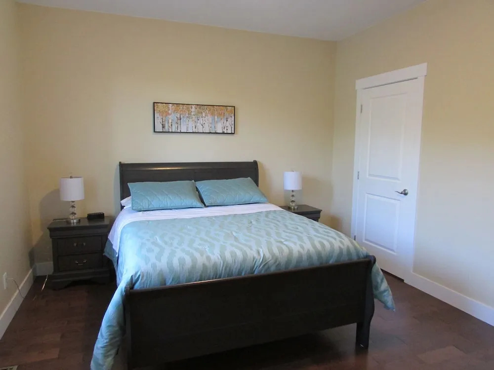 Chef's House Okanagan by Elevate Rooms