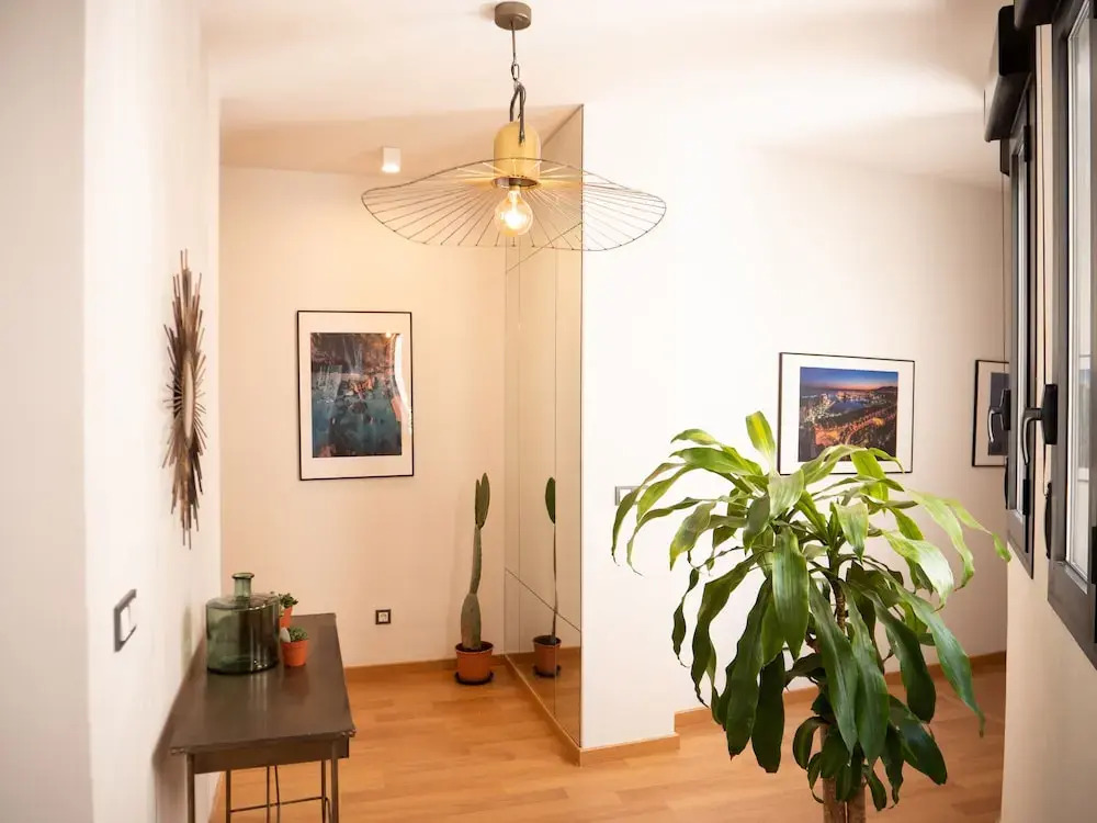 Stylish Apartment in downtown with Pool