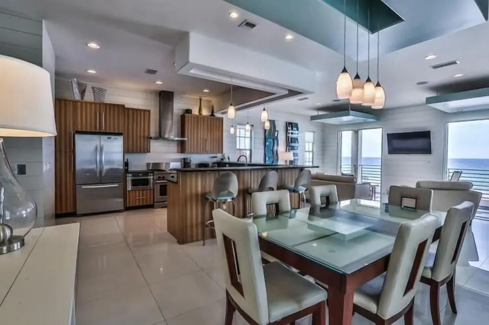 Bord du Mer 6 Bedroom Holiday Home by Five Star Properties